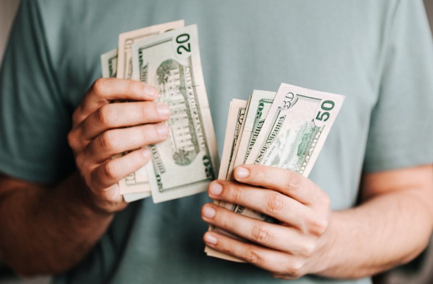 How to Reward Brand Ambassadors: All You Need to Know