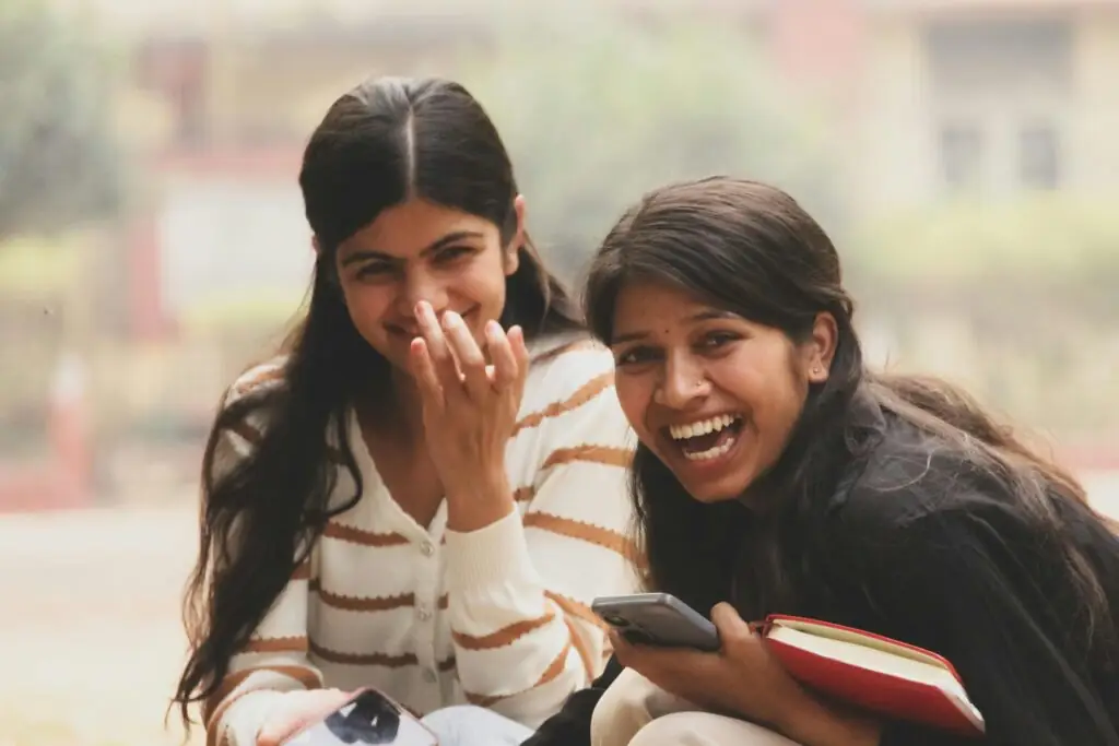 Weekly trends in ambassador program marketing engagement