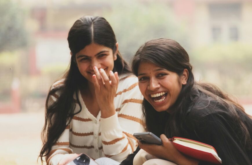 Weekly trends in ambassador program marketing engagement